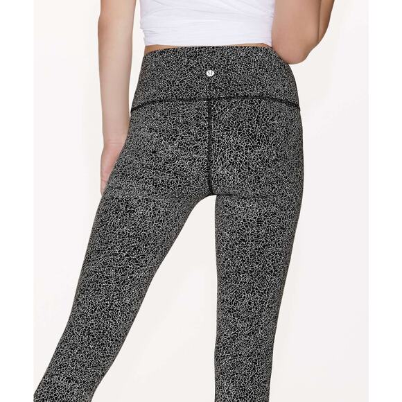 Lululemon Wunder Under Hi-Rise Tight 28" Size 2 Black & White - Picture 6 of 8